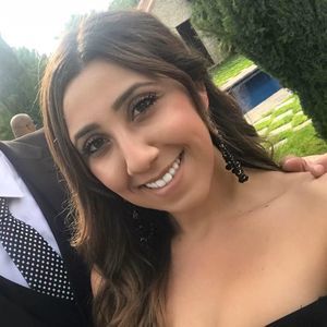 Meet your Posher, Adriana